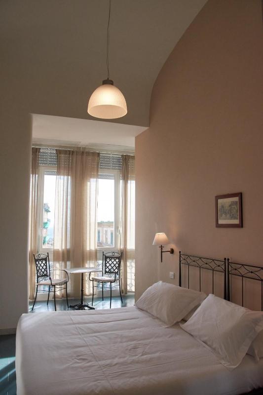 Classic Double Room image 2