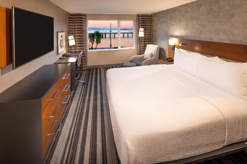 King Room with View image 3