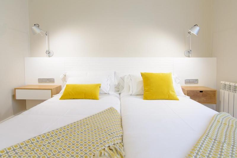 Superior Twin Room image 2