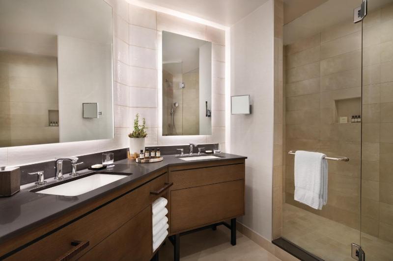 Cholla One-Bedroom King Suite with Sofa Bed and Patio or Balcony image 3