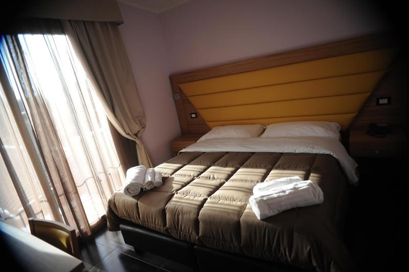 Double or Twin Room image 4