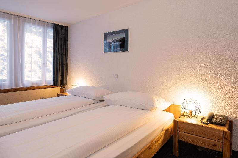 Small Double Room with Private Bathroom (no view) image 1