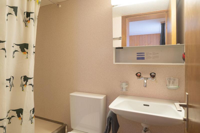 Single Room with Private Bathroom (no view) image 3