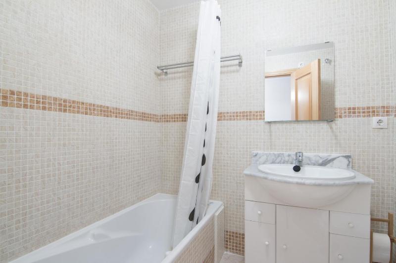 2187-Lovely 2bedrooms with pool and playground - image 16