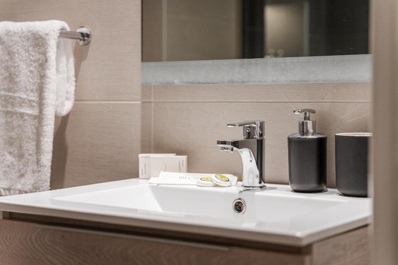 Acropolis Luxury Living - image 2