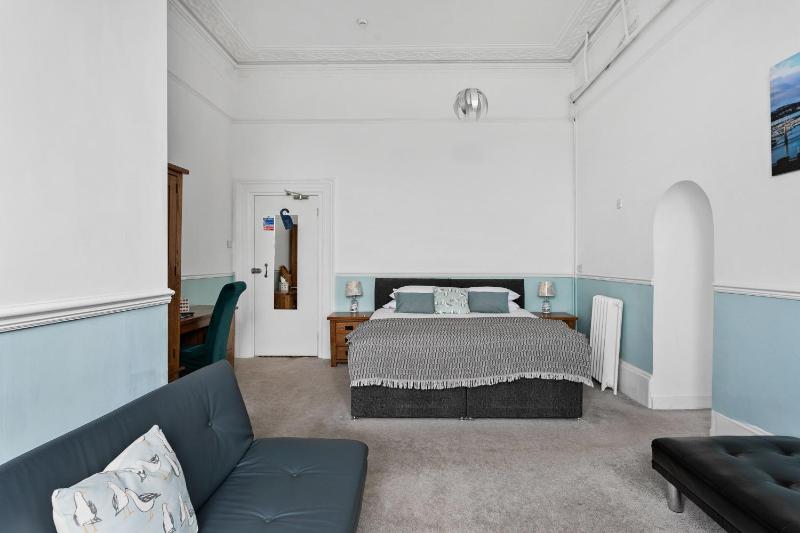 Family Suite (2 Adults + 3 Children) image 1