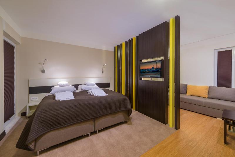 Luxury Studio image 3