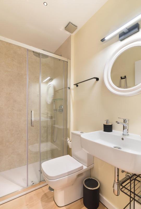 Standard Double Room image 2