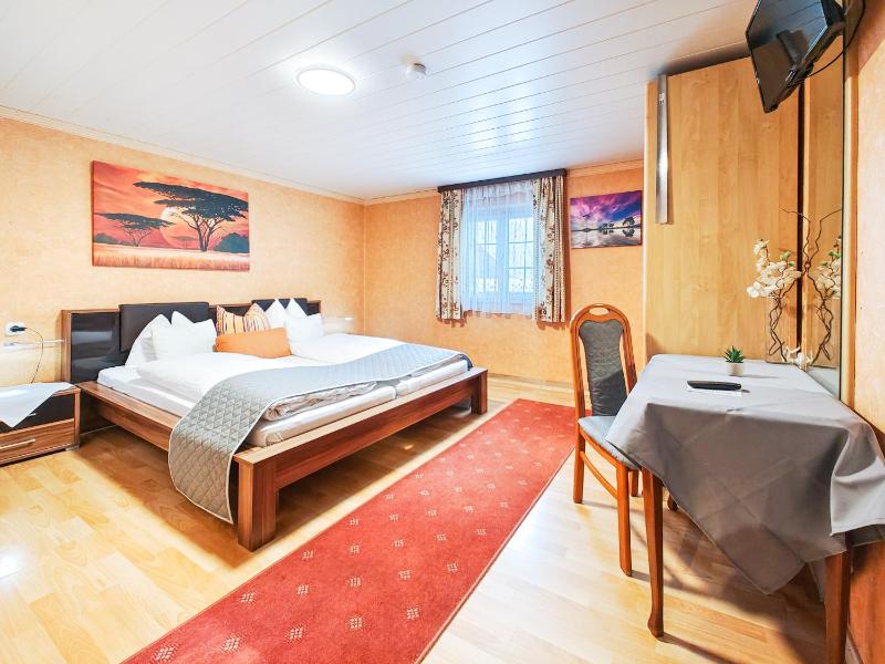Double Room image 1