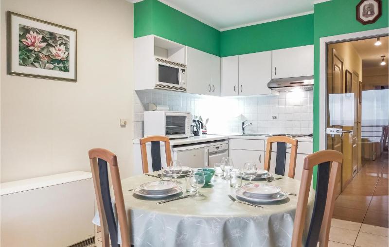 2 Bedroom Nice Apartment In Oostende - image 16