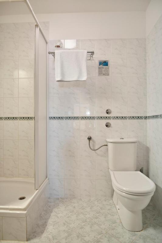 Family Room image 3