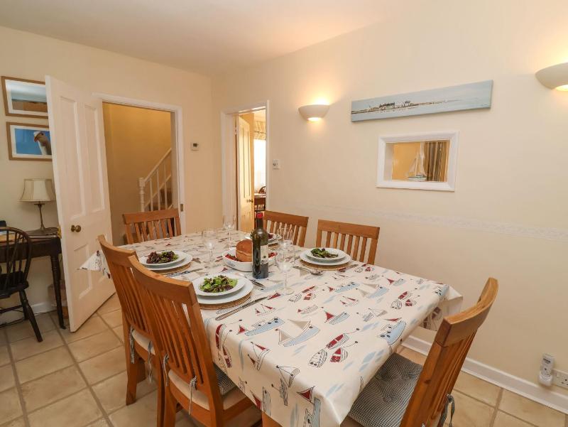 Winkle Cottage Aldeburgh - image 18