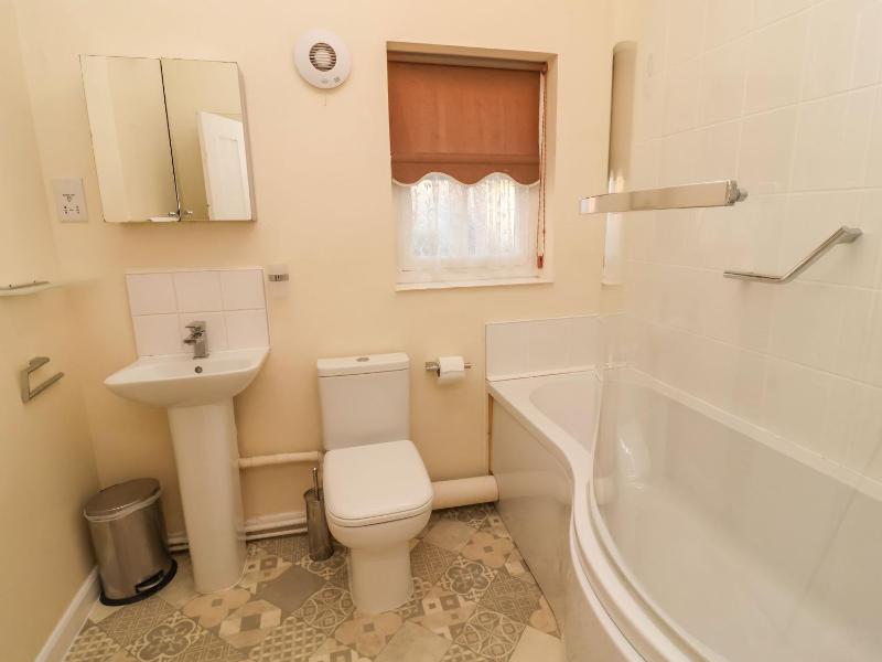Winkle Cottage Aldeburgh - image 30