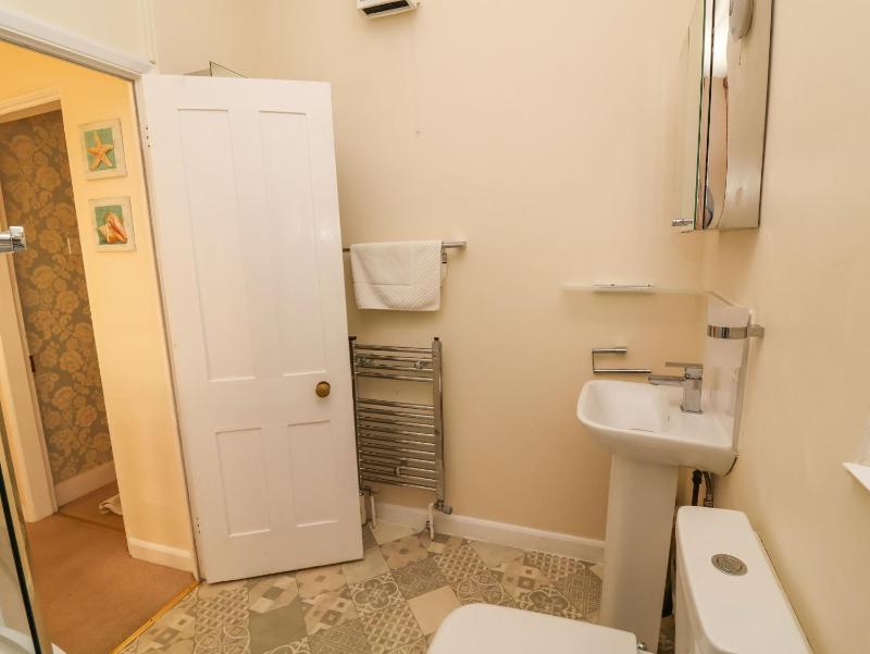 Winkle Cottage Aldeburgh - image 12