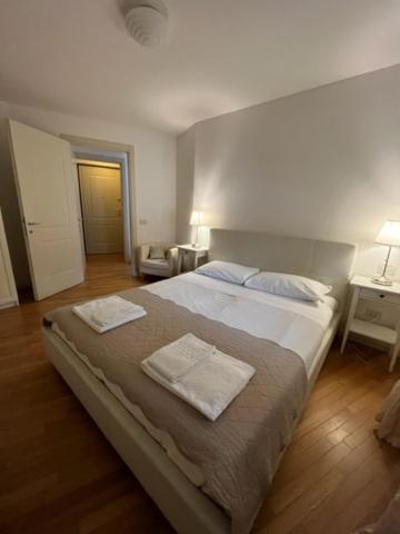 One-Bedroom Apartment image 3