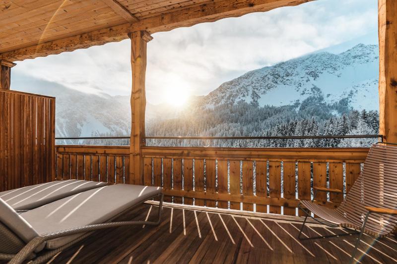 Double Room with Balcony and Panorama View image 4