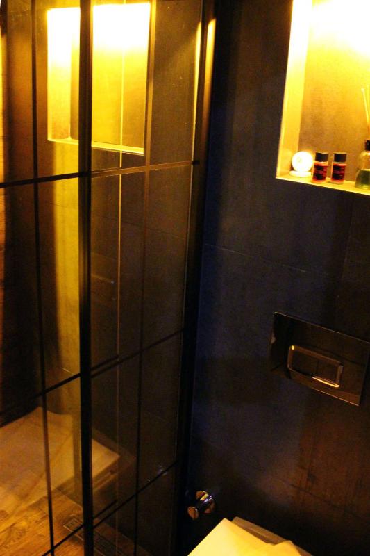 Deluxe Triple Room image 4