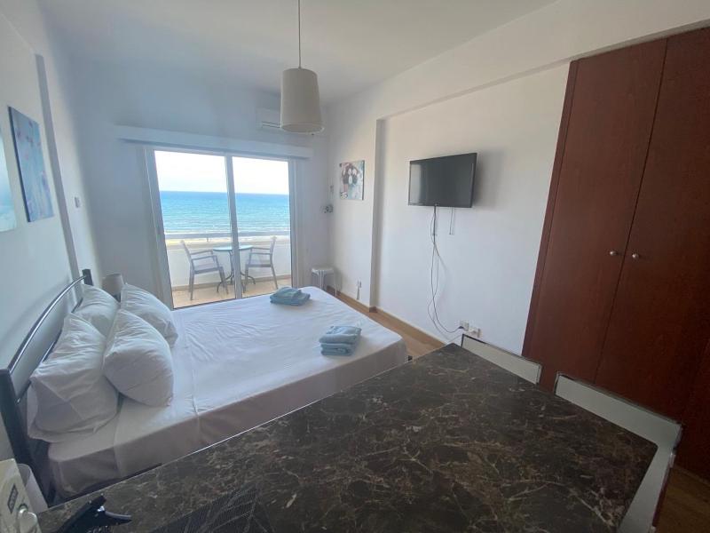 Alex Beach Apartment 33 - image 1
