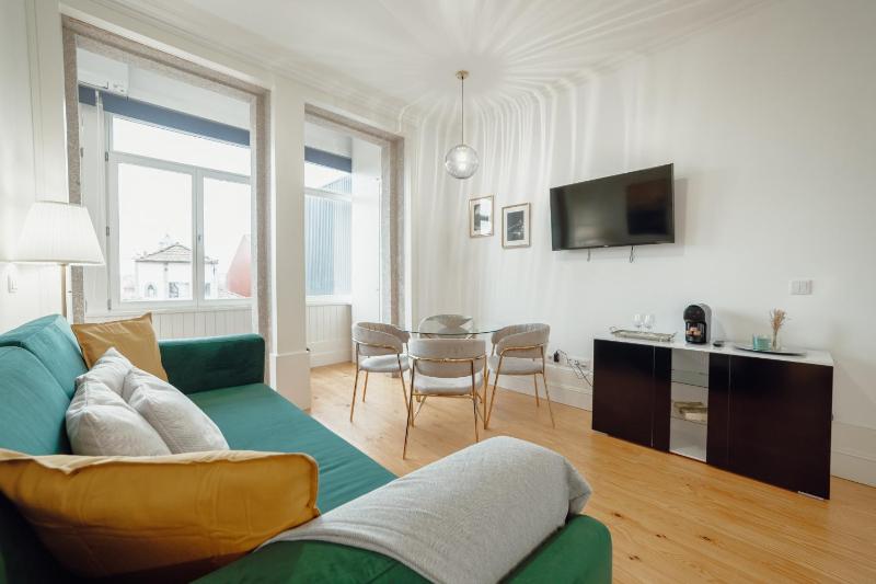 Downtown Premium Apartment by Vacationy - image 16