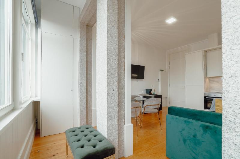 Downtown Premium Apartment by Vacationy - image 6