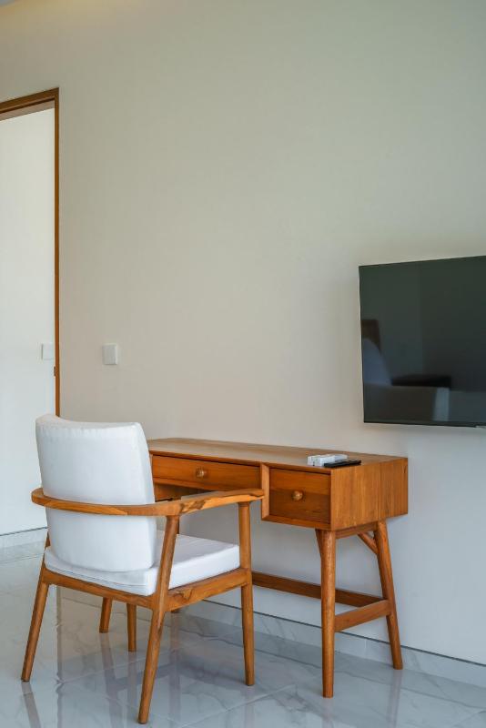 Villa Besso Padonan - Modern & Minimalist 2BR Villa in Canggu! - image 13