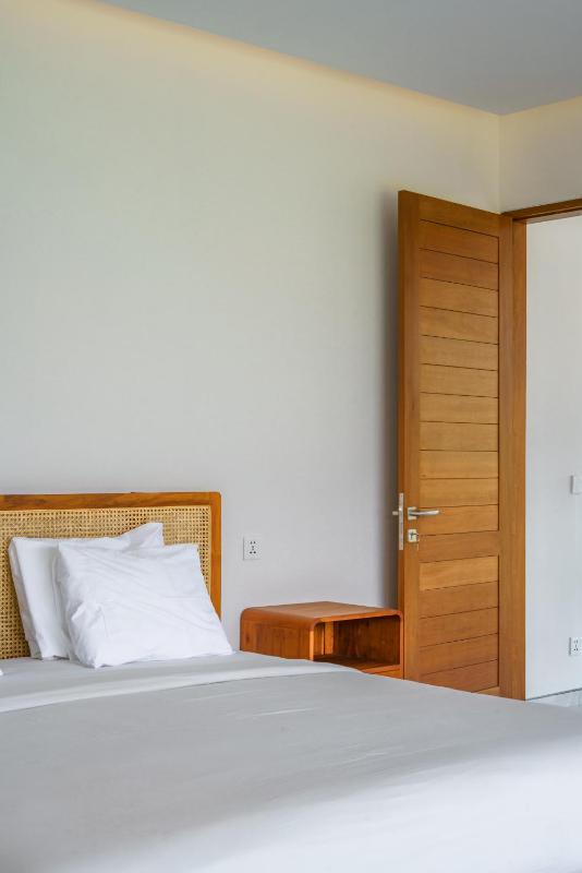 Villa Besso Padonan - Modern & Minimalist 2BR Villa in Canggu! - image 18