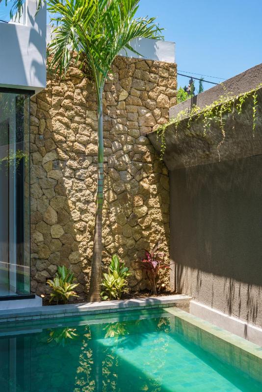 Villa Besso Padonan - Modern & Minimalist 2BR Villa in Canggu! - image 7