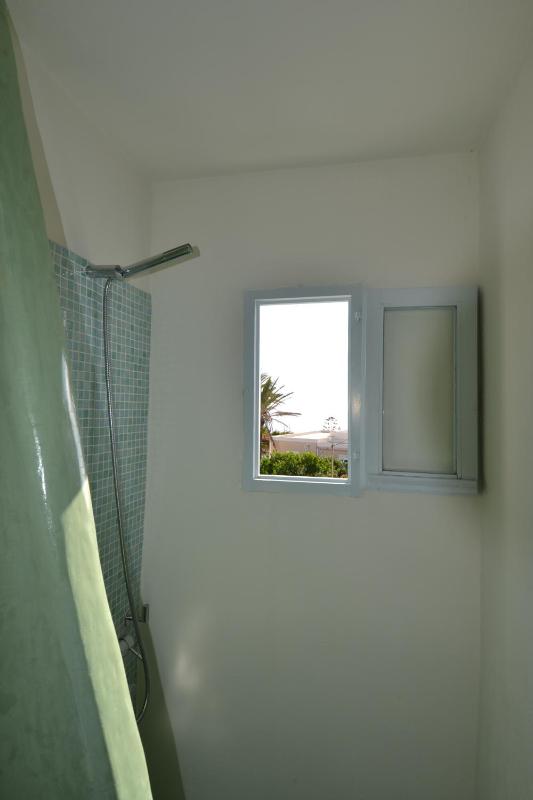 Two-Bedroom House image 4