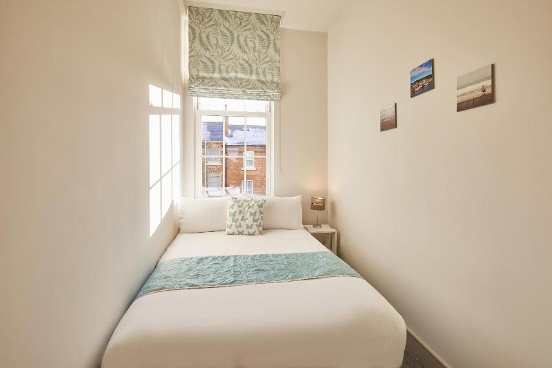 Host & Stay - 2 Maritime Apartments - image 3