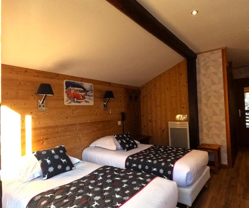 Twin Room image 1