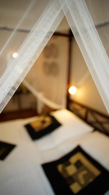 Standard Double Room with Shared Bathroom image 4