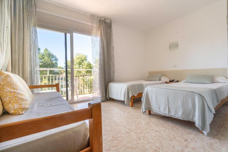 Superior Double or Twin Room with Terrace image 3