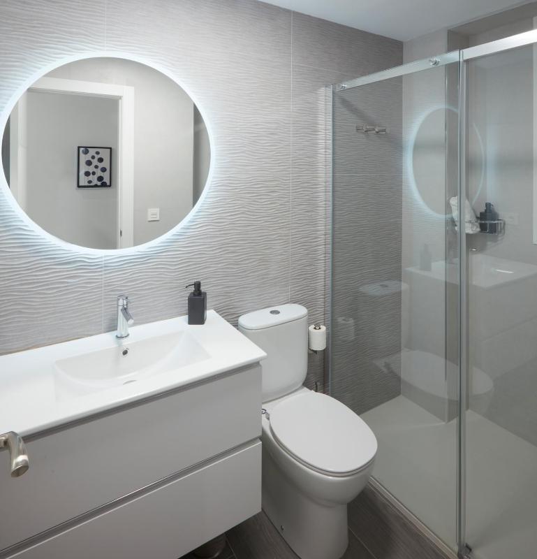 - Apartamento en Gran Vía - QH Reyes Católicos - image 16
