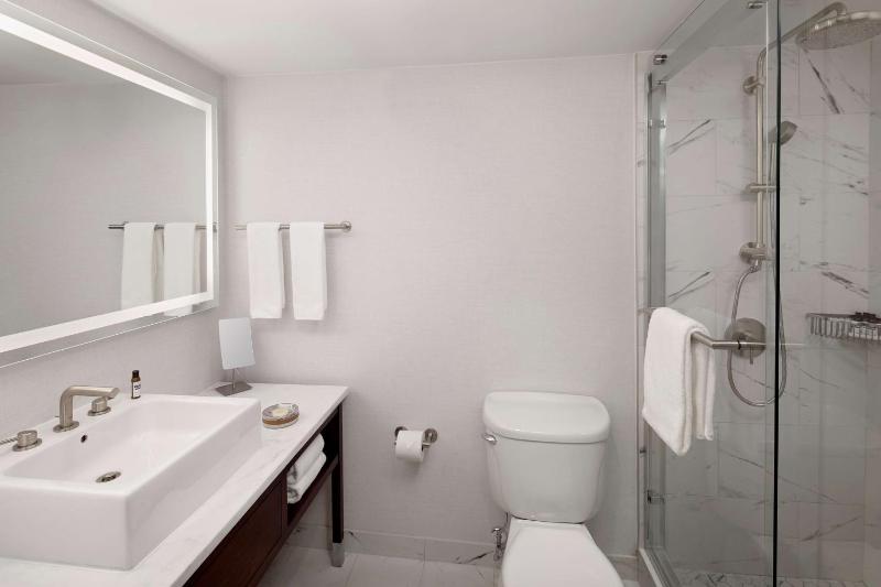 King Room image 4