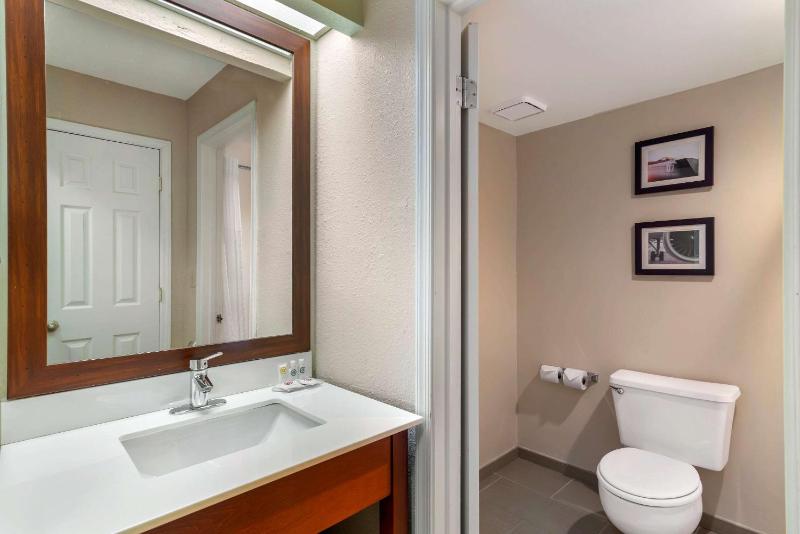 Standard King Room - Non-Smoking  image 2