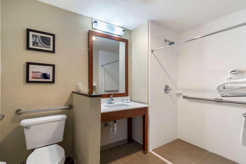 King Room - Disability Access/Non-Smoking image 2