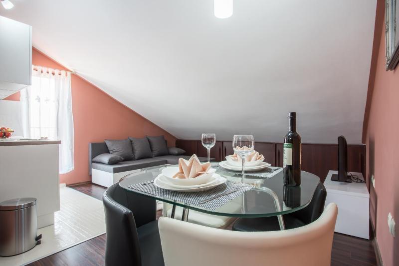 One Bedroom Apartment image 1