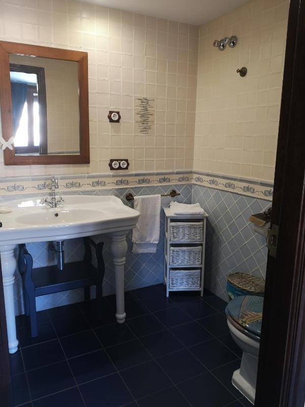 Double Room with Private Bathroom image 3