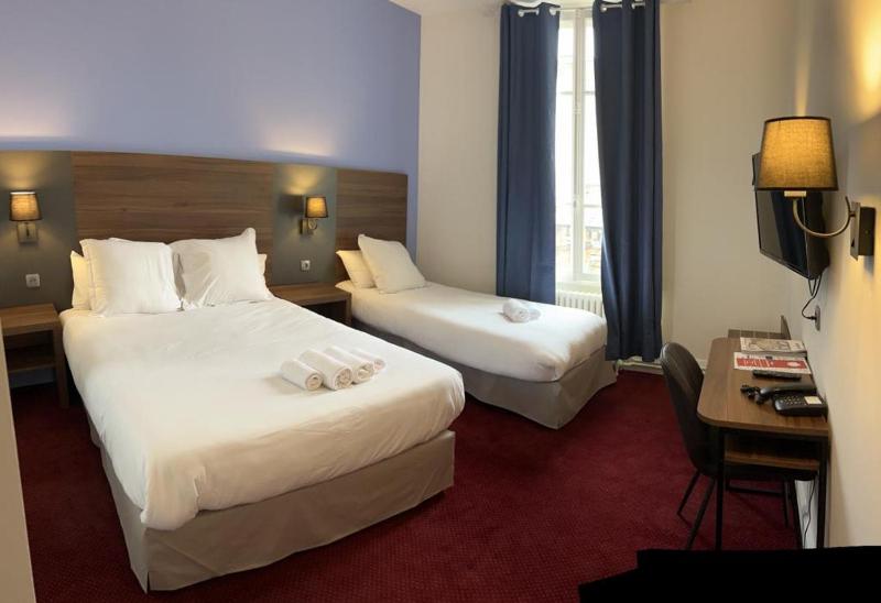 Superior Triple Room image 1