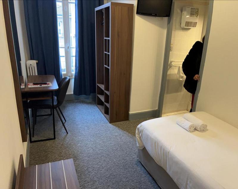 Standard Single Room image 4