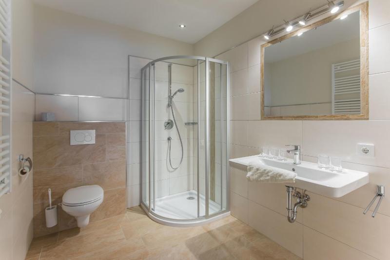 Double Room with Balcony image 2