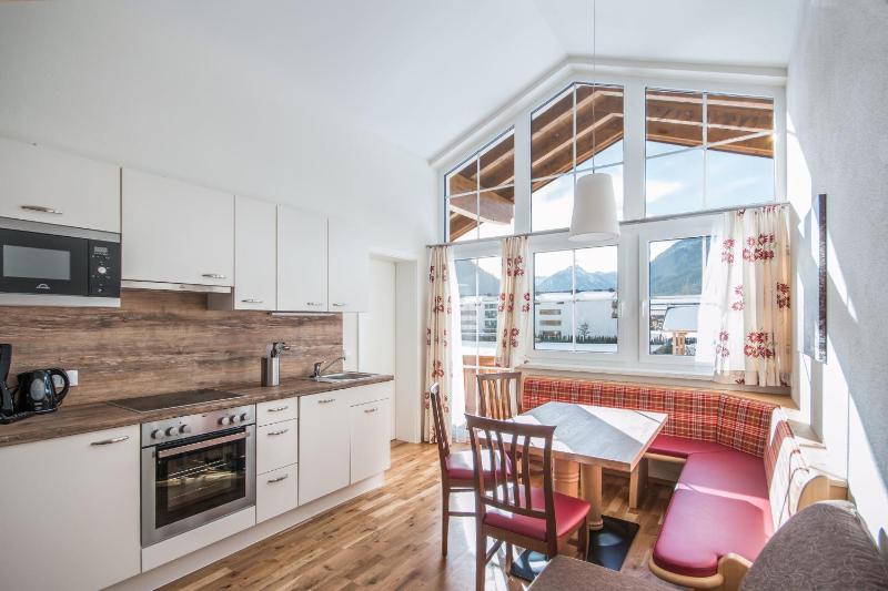 Large Two-Bedroom Apartment with Balcony image 2