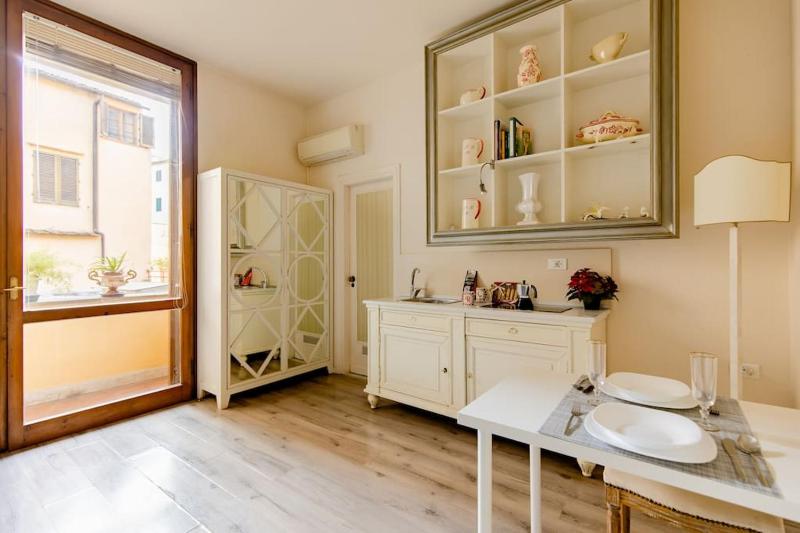 Charming Studio next to the Duomo - image 5