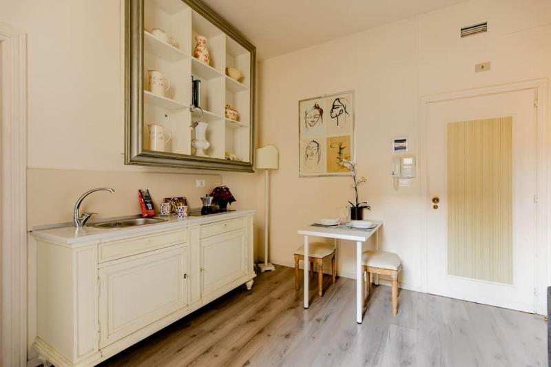 Charming Studio next to the Duomo - image 15