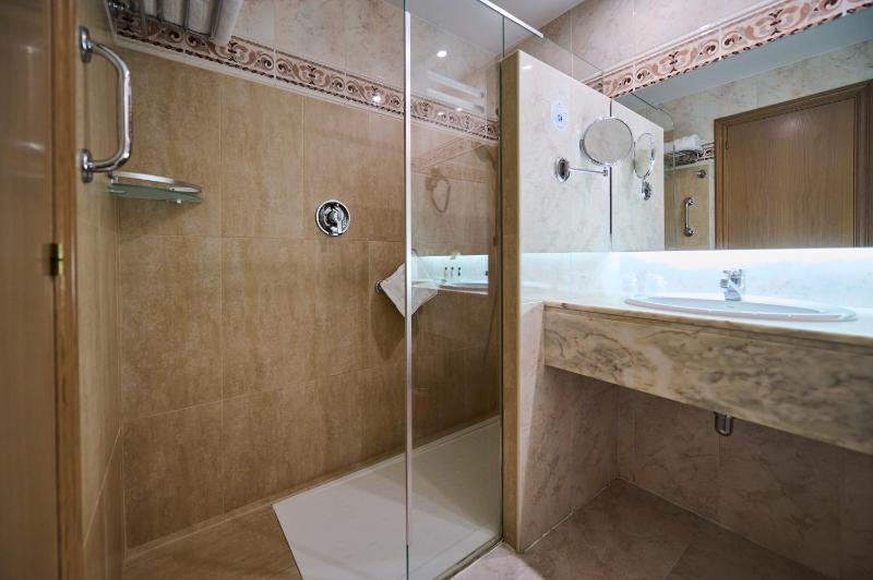 Double Room with Extra Bed (3 Adults) image 3