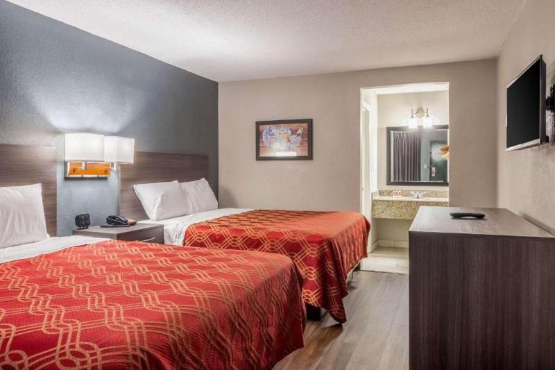 King Room - Accessible/Non-Smoking image 1