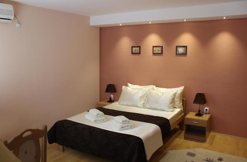 Family Two-Bedroom Apartment with Terrace image 2