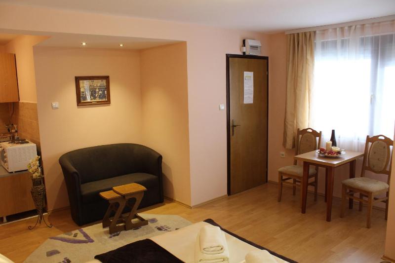 Family Two-Bedroom Apartment with Terrace image 4