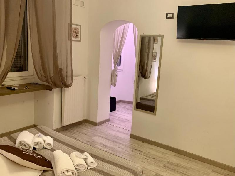 Quadruple Room image 4