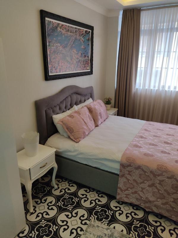 Deluxe Family Room image 4